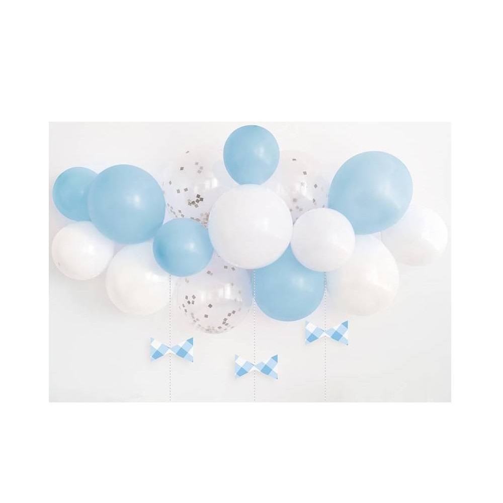 Arco de balões azul, confeti e branco